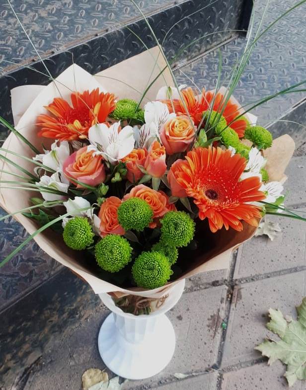 Букет цветов из: Герберы, Хризантемы, Альстромерии и Розы в Осаново-Дубовое