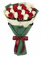 Букет Микс из красных и белых роз в Осаново-Дубовое