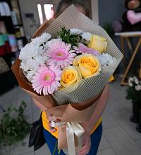Букет цветов из:  Герберы, Розы и Хризантемы в Осаново-Дубовое