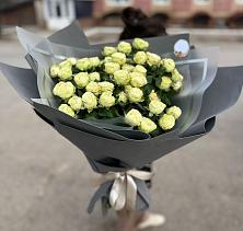 Букет Белые кустовые розы Солинеро в Осаново-Дубовое