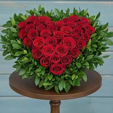 Цветочная композиция из Розы в виде сердца в Осаново-Дубовое