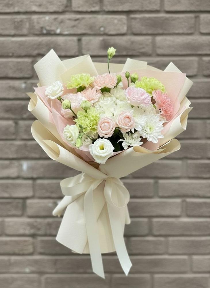 Букет цветов из: Гвоздики, Розы, Лизиантусы и Хризантемы в Осаново-Дубовое