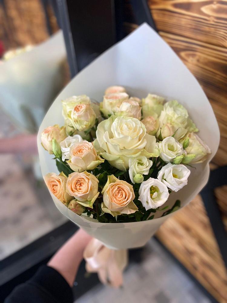 Букет цветов из: Розы и Лизиантусы в Осаново-Дубовое